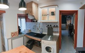 Luminous Step-Free Apartment!